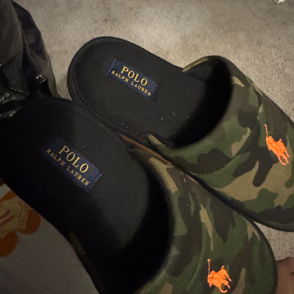 Polo by Ralph Lauren Camouflage Slippers with Orange Logo new w/o tag never worn